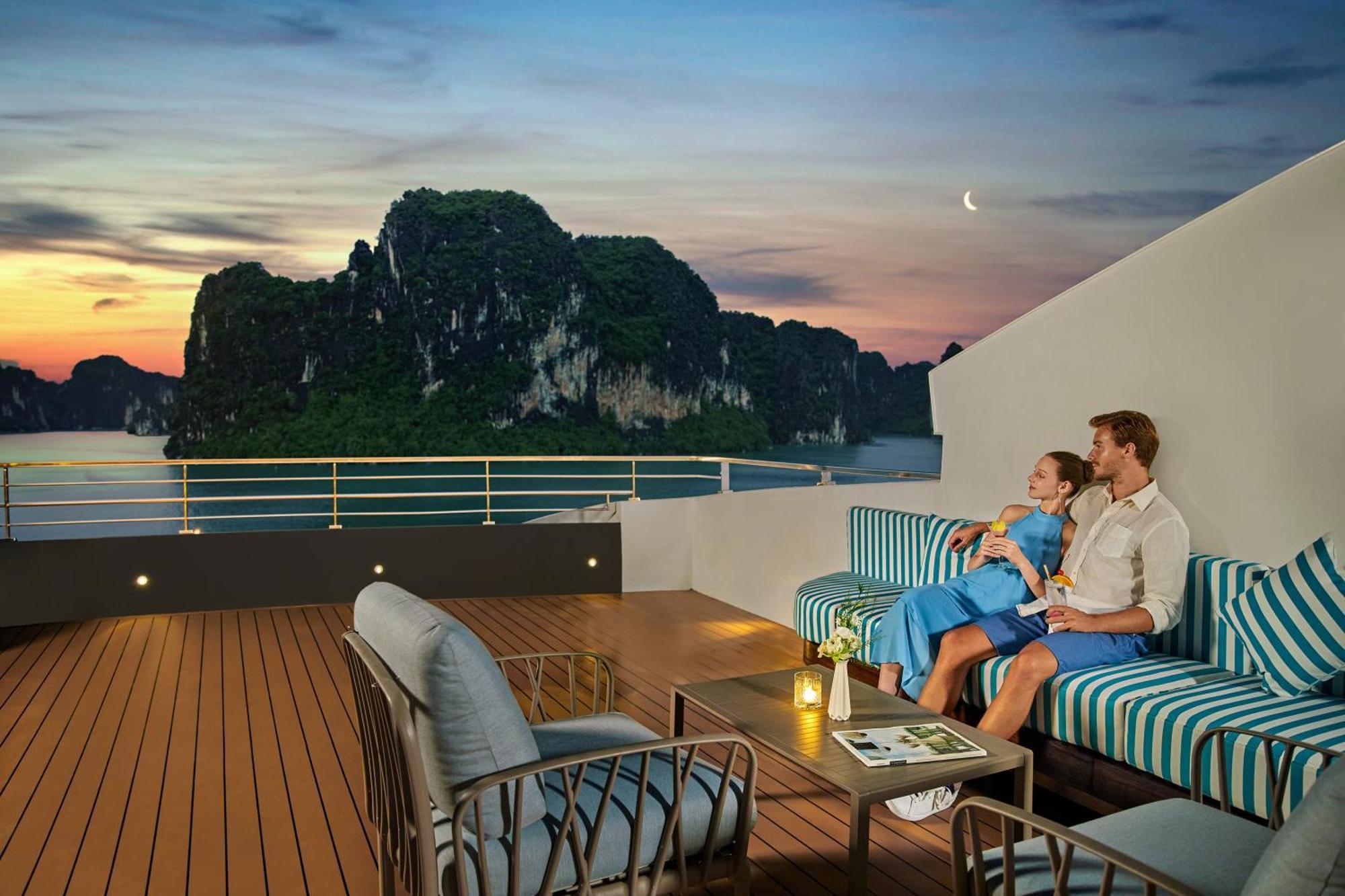 Grand Pioneers Halong Bay Cruise 2  Халонг